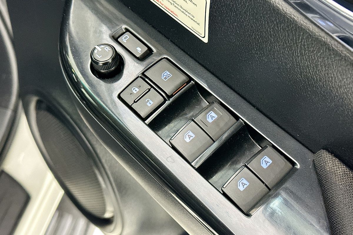 2021 Toyota HILUX SR5 (4x4) GUN126R FACELIFT 4X4