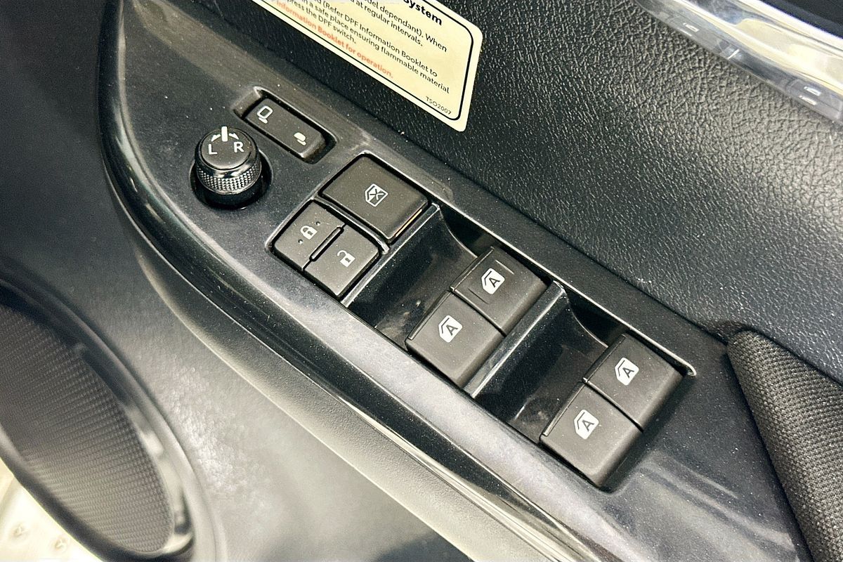 2021 Toyota HILUX SR5 (4x4) GUN126R 4X4