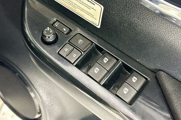 2021 Toyota HILUX SR5 (4x4) GUN126R 4X4