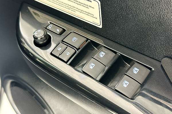 2021 Toyota HILUX SR5 (4x4) GUN126R FACELIFT 4X4