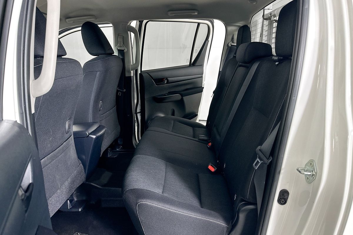 2023 Toyota HILUX SR (4x4) GUN126R 4X4