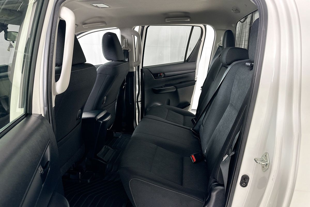 2023 Toyota HILUX SR (4x4) GUN126R 4X4