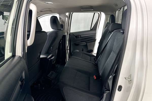 2023 Toyota HILUX SR (4x4) GUN126R 4X4