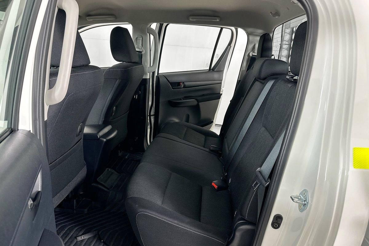 2024 Toyota HILUX SR (4x4) GUN126R 4X4