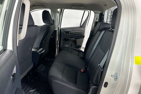 2024 Toyota HILUX SR (4x4) GUN126R 4X4