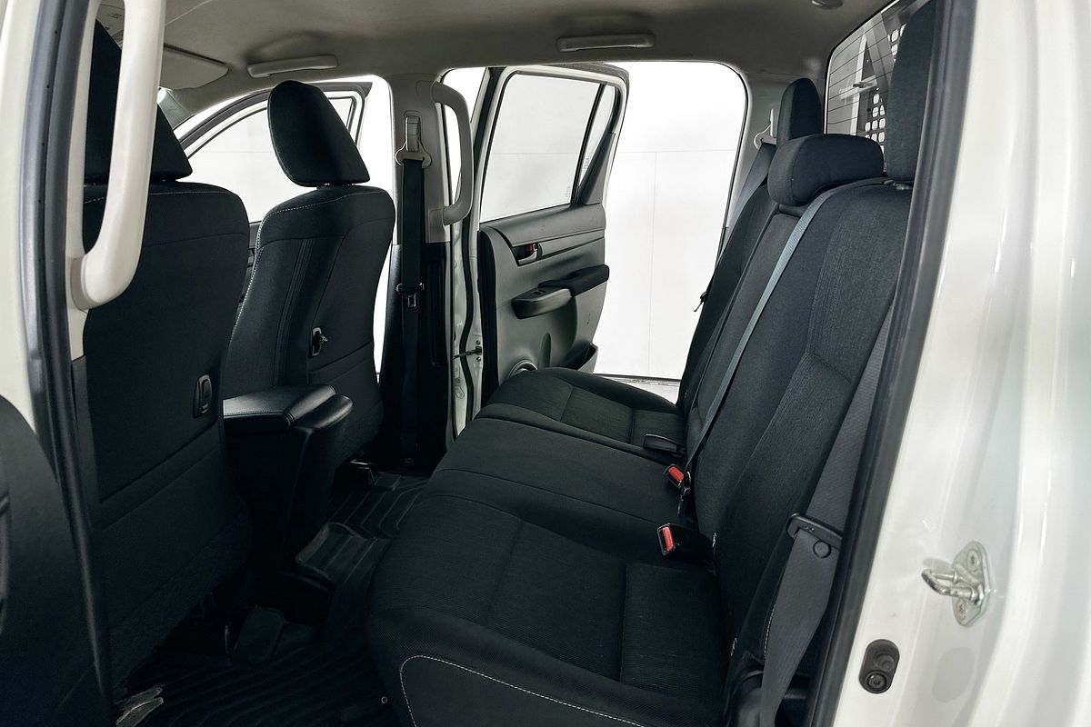 2023 Toyota HILUX SR (4x4) GUN126R 4X4