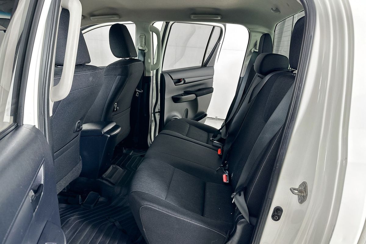2021 Toyota HILUX SR (4x4) GUN126R FACELIFT 4X4