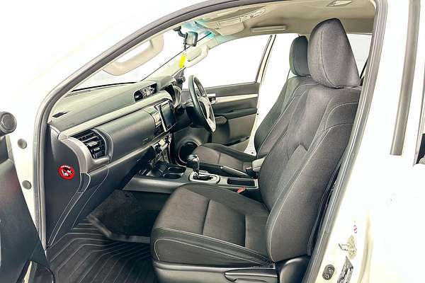 2018 Toyota HILUX SR5 (4x4) GUN126R MY17 4X4