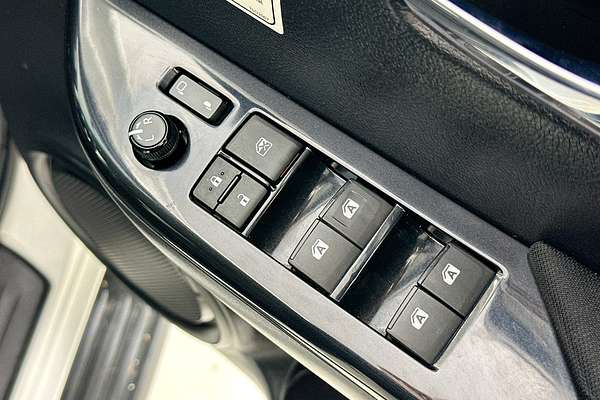 2021 Toyota HILUX SR5 (4x4) GUN126R FACELIFT 4X4