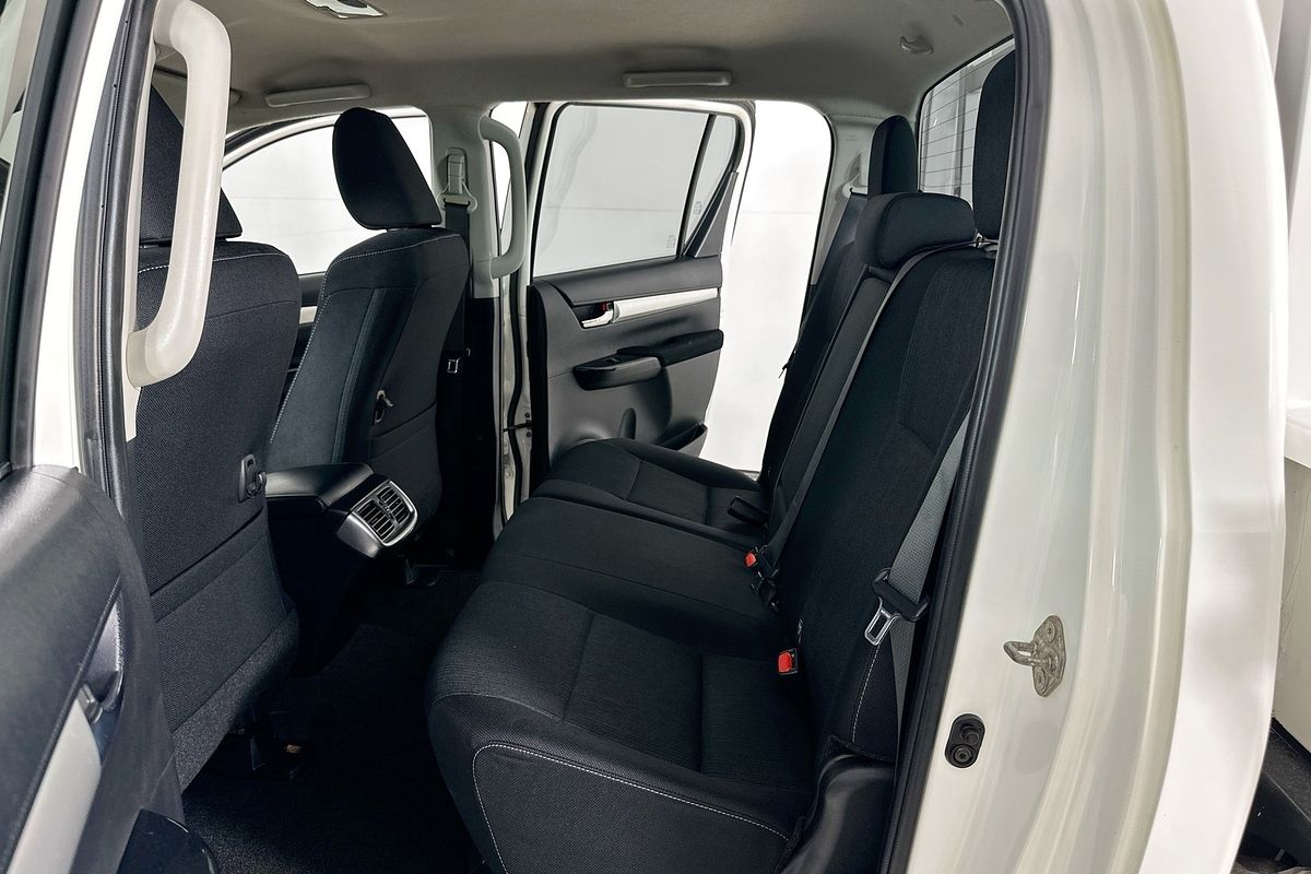 2021 Toyota HILUX SR5 (4x4) GUN126R 4X4