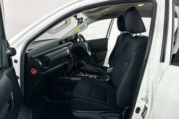 2018 Toyota HILUX SR (4x4) GUN126R MY17 4X4