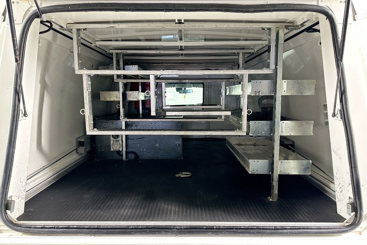 2020 Toyota HILUX SR (4x4) GUN126R FACELIFT 4X4