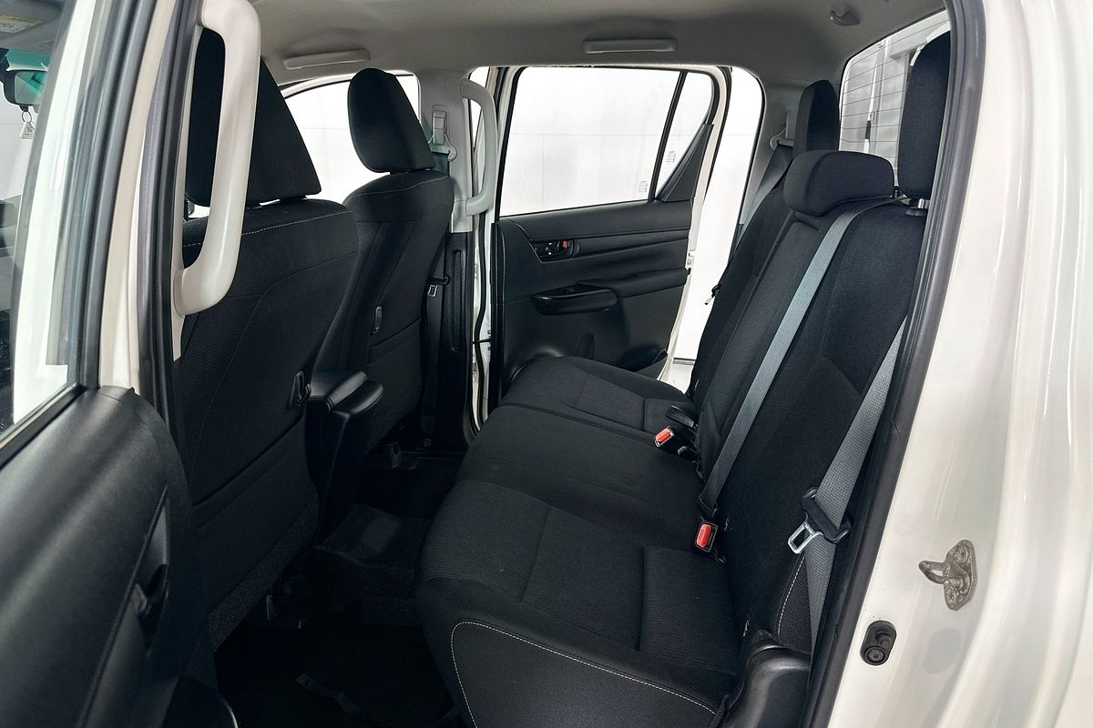 2021 Toyota HILUX SR (4x4) GUN126R FACELIFT 4X4