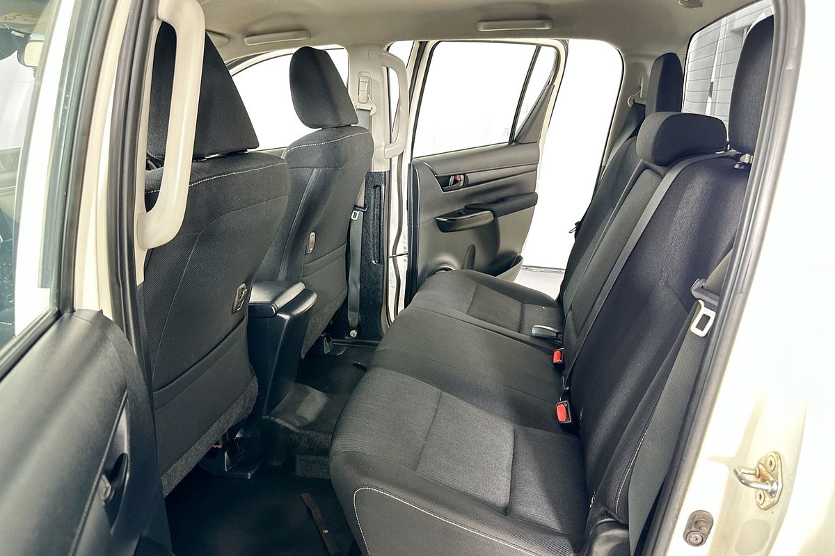 2020 Toyota HILUX SR (4x4) GUN126R MY19 UPGRADE 4X4