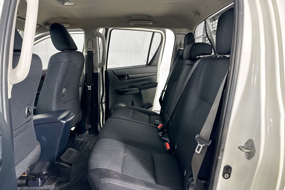 2023 Toyota HILUX SR (4x4) GUN126R 4X4