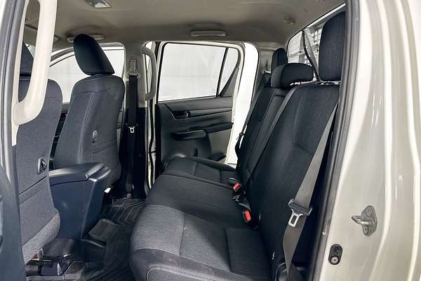 2023 Toyota HILUX SR (4x4) GUN126R 4X4