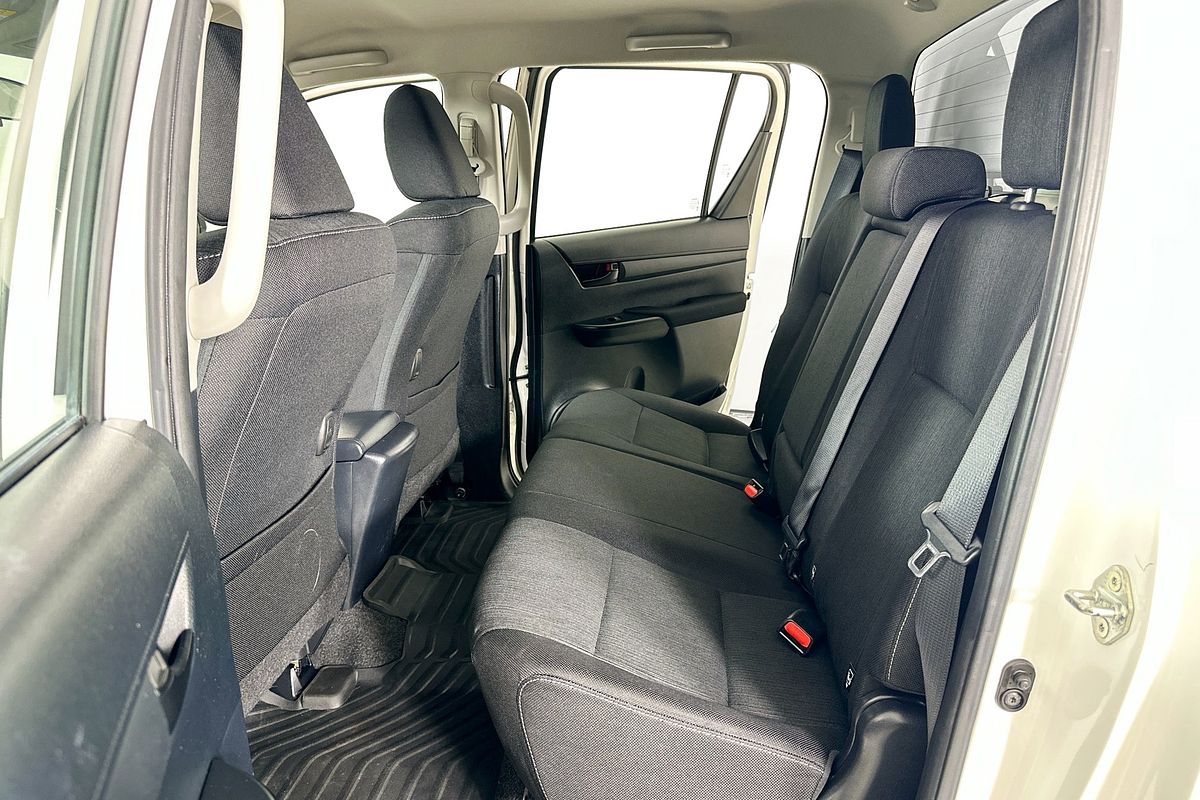 2017 Toyota HILUX SR (4x4) GUN126R MY17 4X4