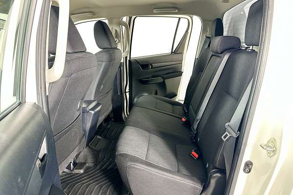 2017 Toyota HILUX SR (4x4) GUN126R MY17 4X4