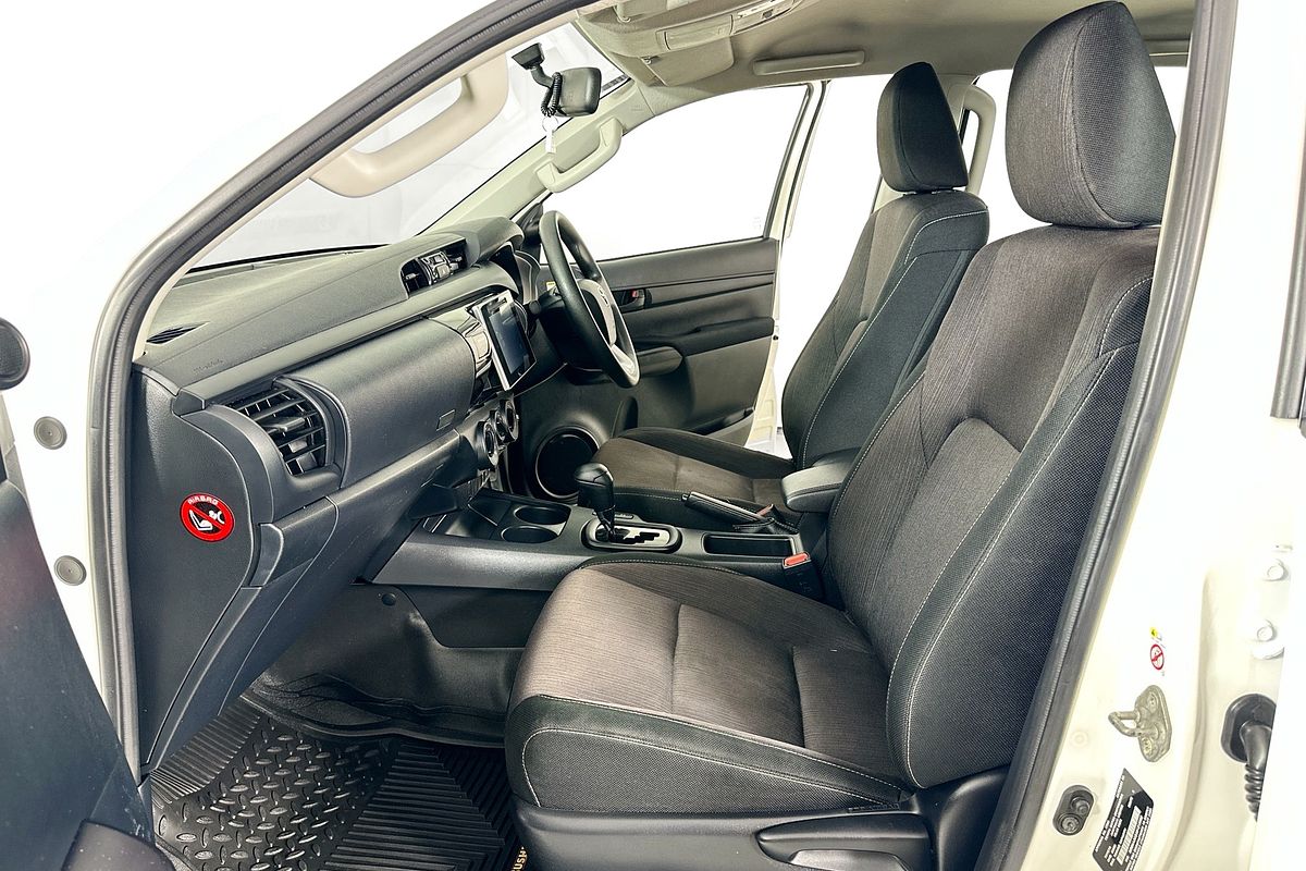 2018 Toyota HILUX SR (4x4) GUN126R MY17 4X4