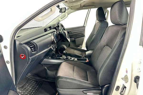 2018 Toyota HILUX SR (4x4) GUN126R MY17 4X4