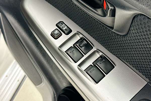 2015 Toyota HILUX SR5 (4x4) KUN26R MY14 4X4