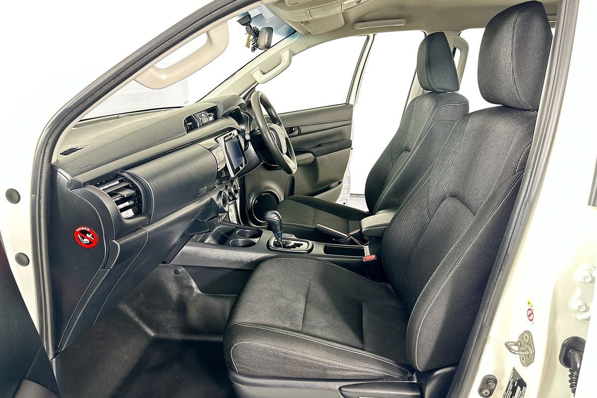 2019 Toyota HILUX SR (4x4) GUN126R MY19 4X4