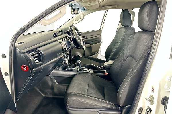 2019 Toyota HILUX SR (4x4) GUN126R MY19 4X4