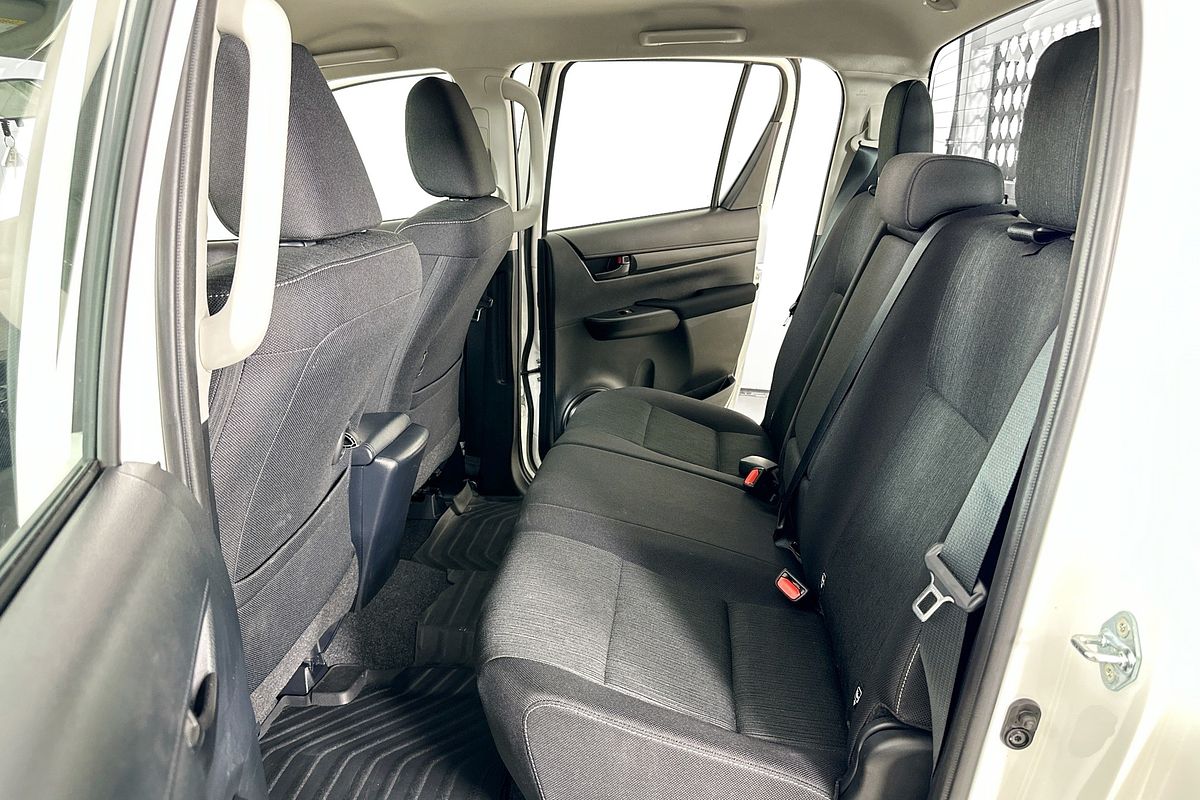 2024 Toyota HILUX SR 48V (4x4) GUN126R 4X4