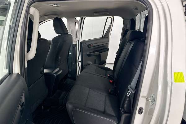 2024 Toyota HILUX SR 48V (4x4) GUN126R 4X4