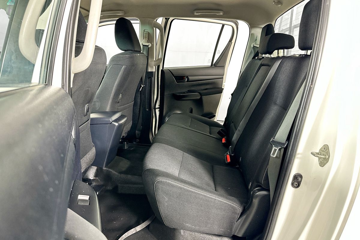 2019 Toyota HILUX SR (4x4) GUN126R MY19 4X4