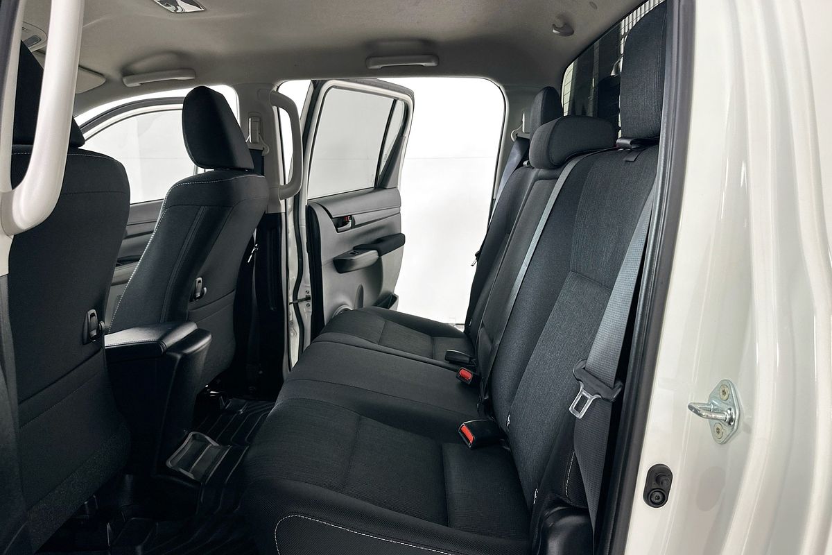 2023 Toyota HILUX SR (4x4) GUN126R 4X4