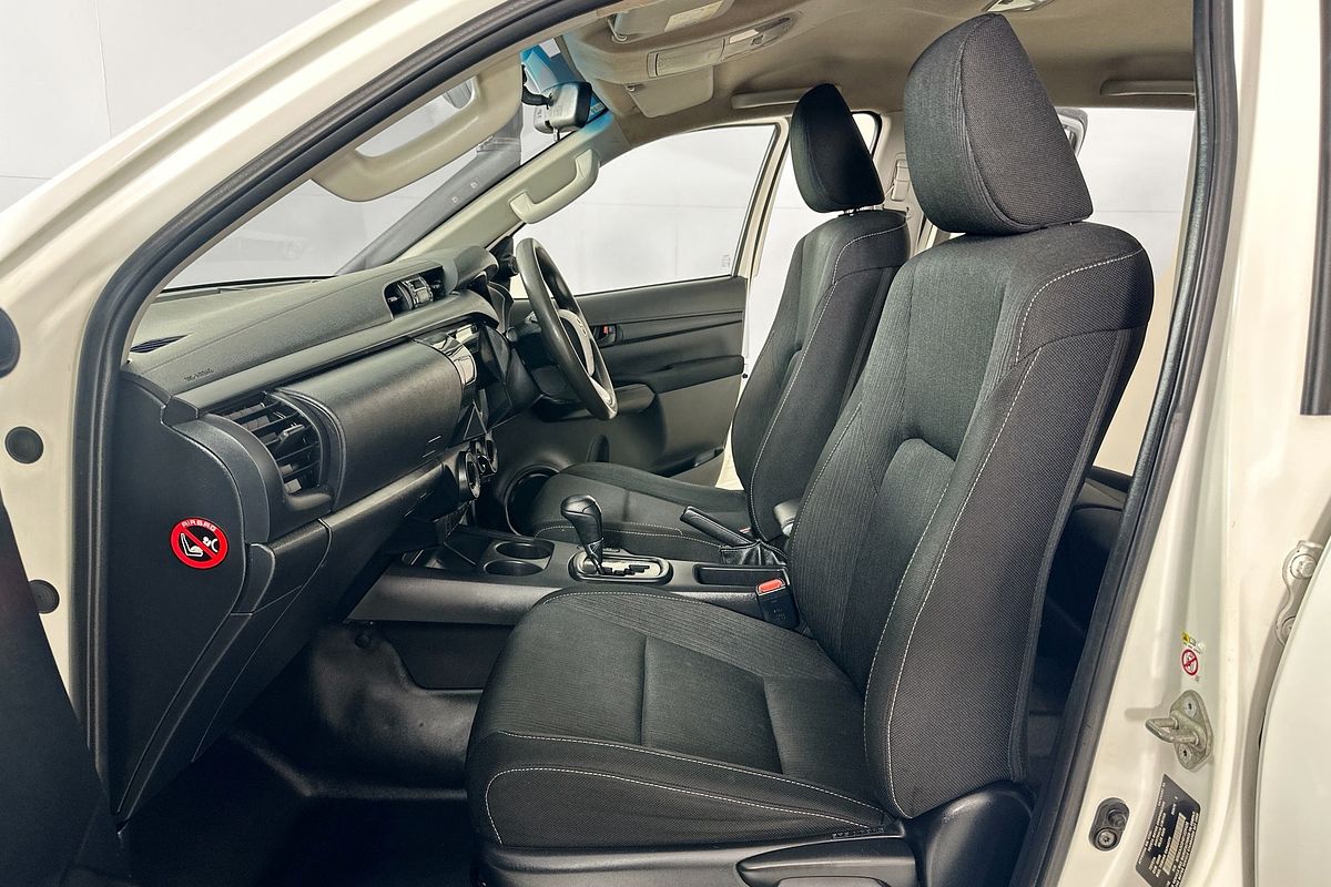 2018 Toyota HILUX SR (4x4) GUN126R MY19 4X4