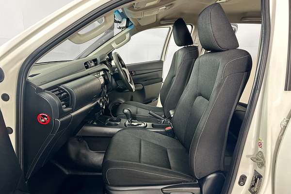 2018 Toyota HILUX SR (4x4) GUN126R MY19 4X4