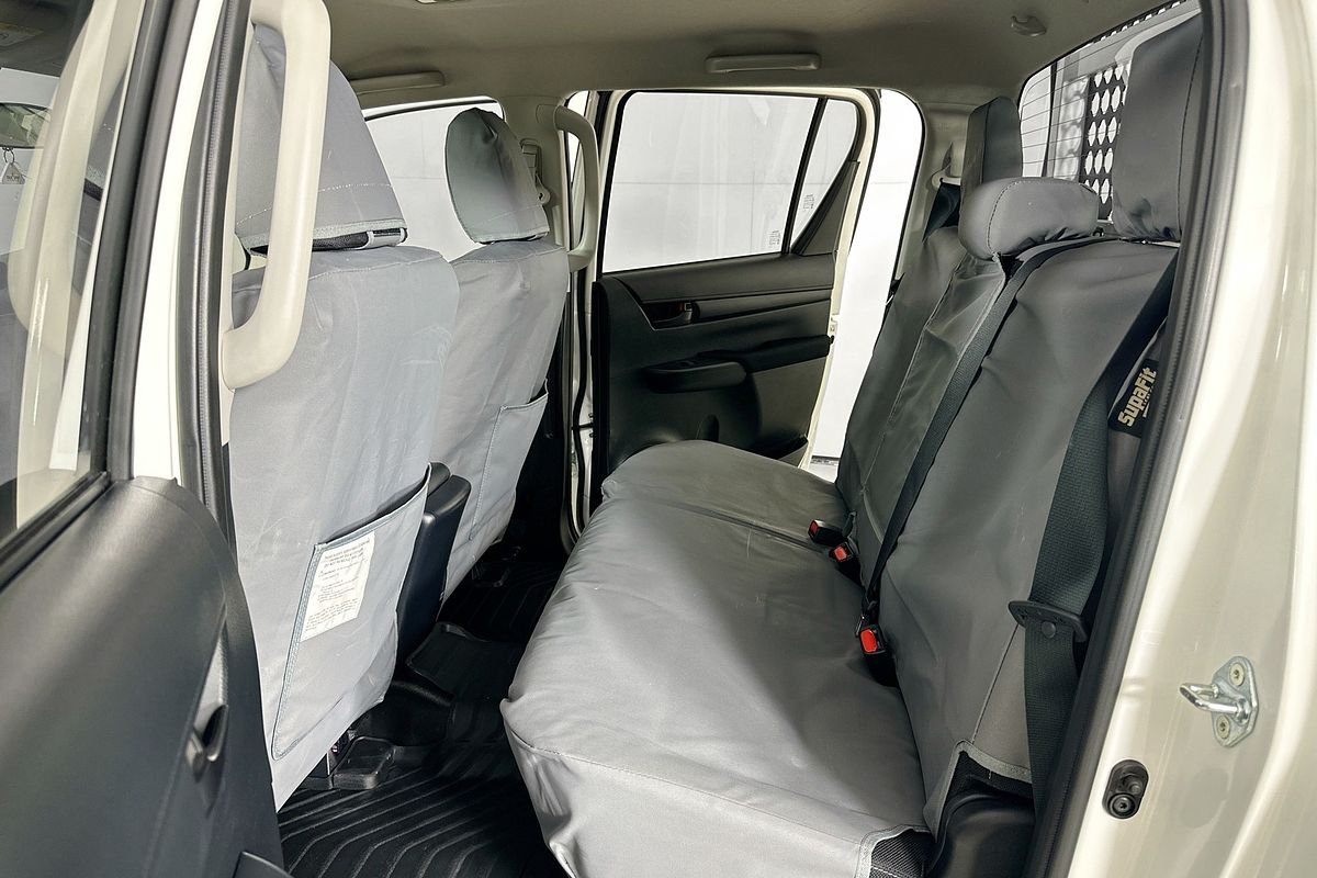 2025 Toyota HILUX SR (4x4) STEEL WHEELS GUN126R RC 4X4