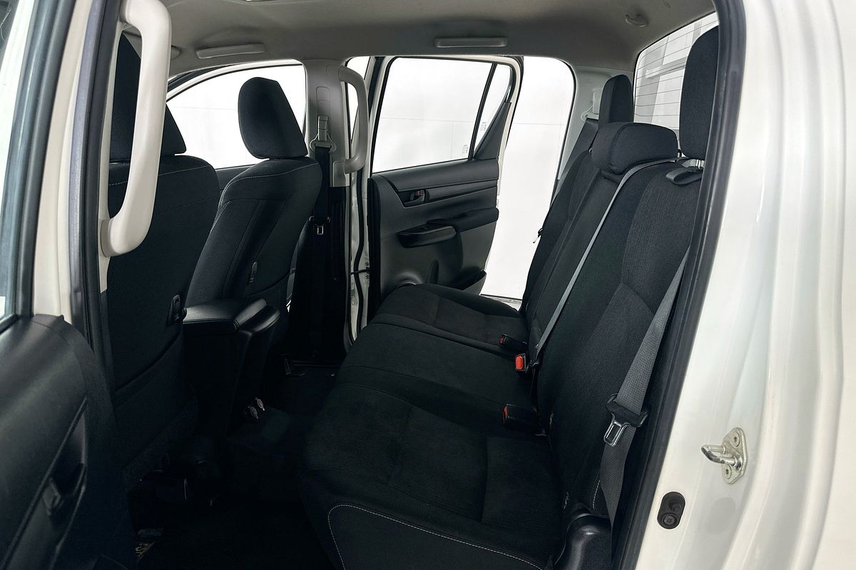 2018 Toyota HILUX SR (4x4) GUN126R MY19 4X4