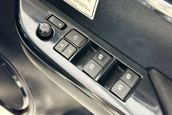 2021 Toyota HILUX SR5 (4x4) GUN126R FACELIFT 4X4