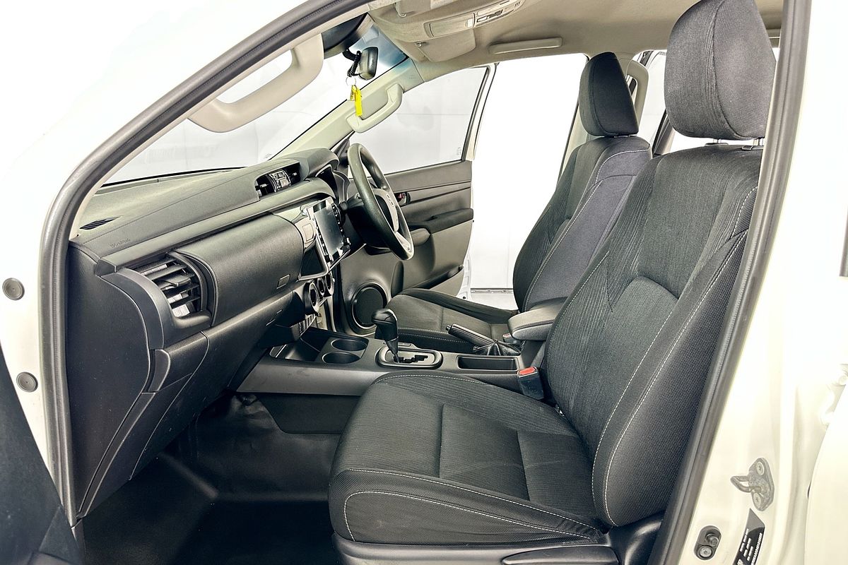 2022 Toyota HILUX SR (4x4) GUN126R 4X4