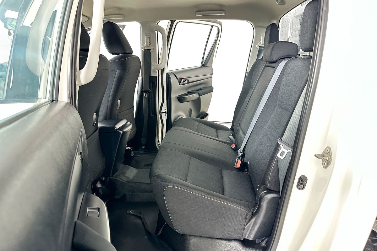 2021 Toyota HILUX SR (4x4) GUN126R 4X4