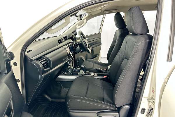 2019 Toyota HILUX SR (4x4) GUN126R MY19 4X4