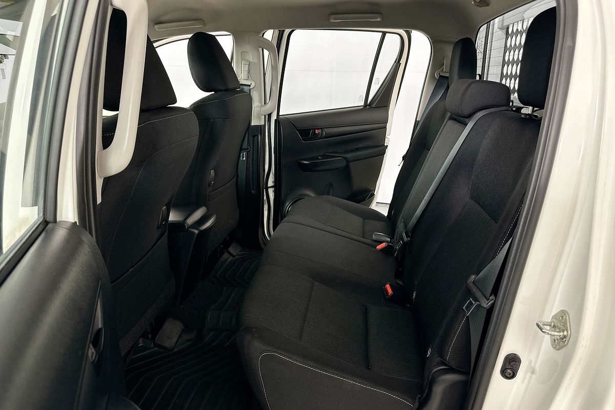 2025 Toyota HILUX SR 48V (4x4) GUN126R RC 4X4