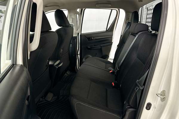 2025 Toyota HILUX SR 48V (4x4) GUN126R RC 4X4