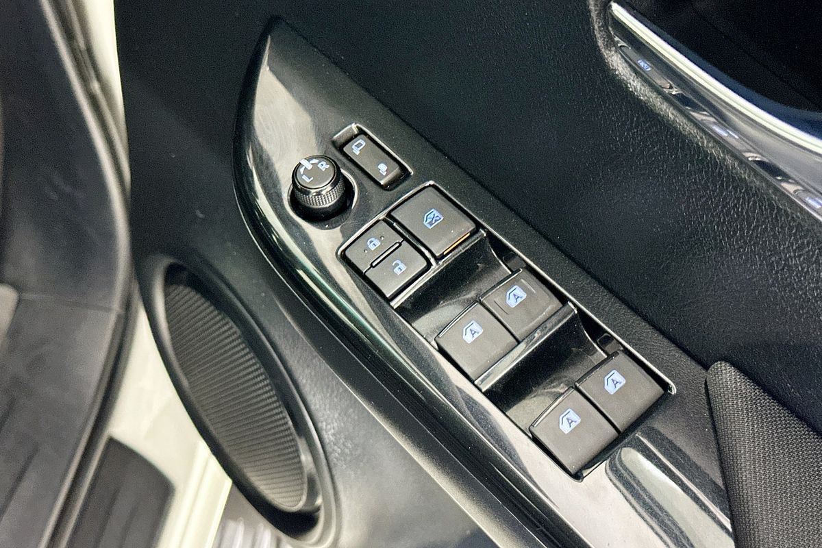 2022 Toyota HILUX SR5 (4x4) GUN126R 4X4