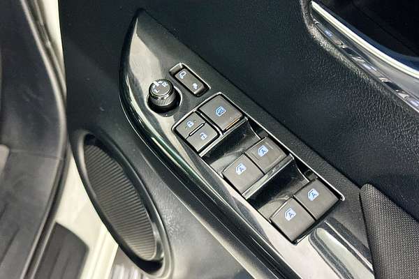 2022 Toyota HILUX SR5 (4x4) GUN126R 4X4