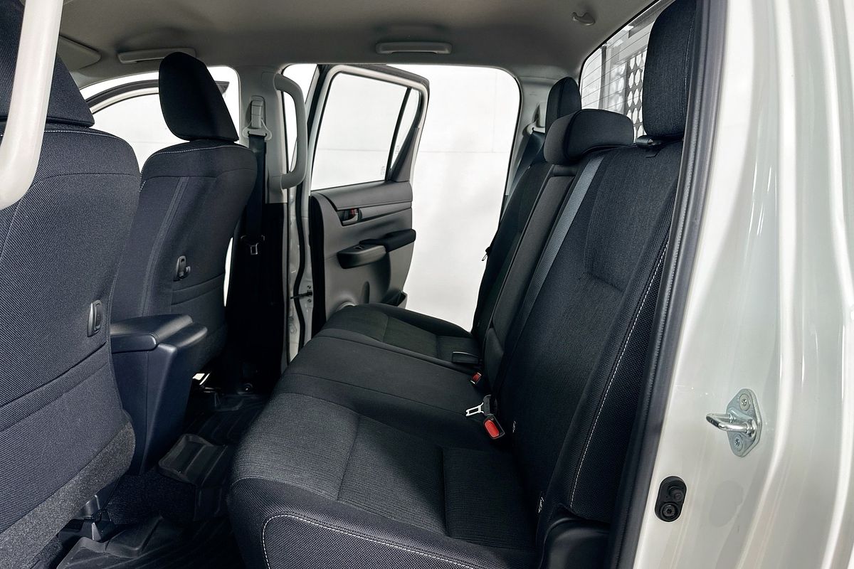 2024 Toyota HILUX SR 48V (4x4) GUN126R 4X4