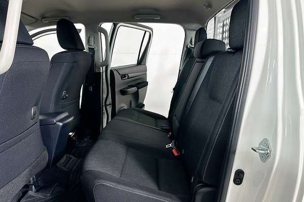 2024 Toyota HILUX SR 48V (4x4) GUN126R 4X4