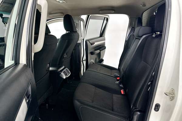 2018 Toyota HILUX SR5 (4x4) GUN126R MY17 4X4