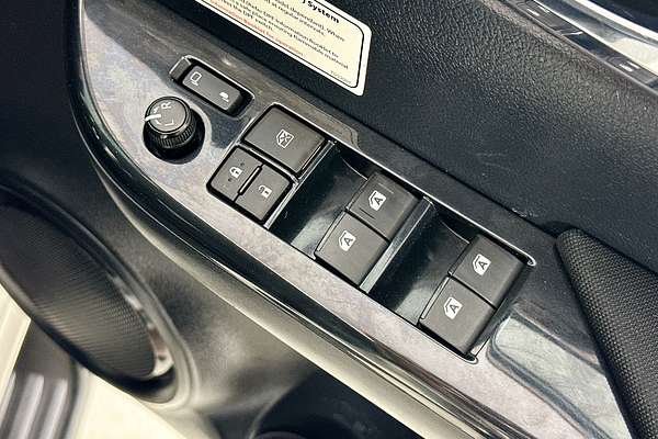 2021 Toyota HILUX SR5 HI-RIDER (4x2) GUN136R REAR WHEEL DRIVE