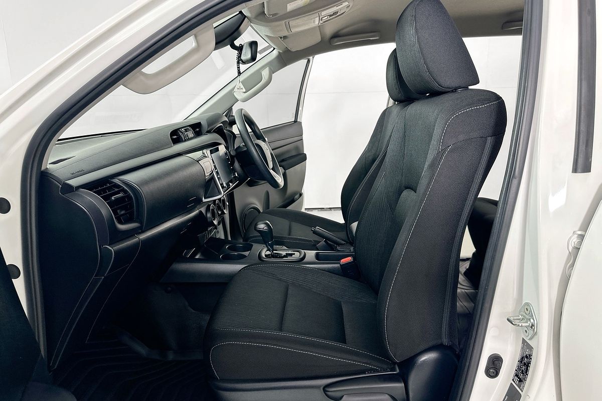 2022 Toyota HILUX SR (4x4) GUN126R 4X4