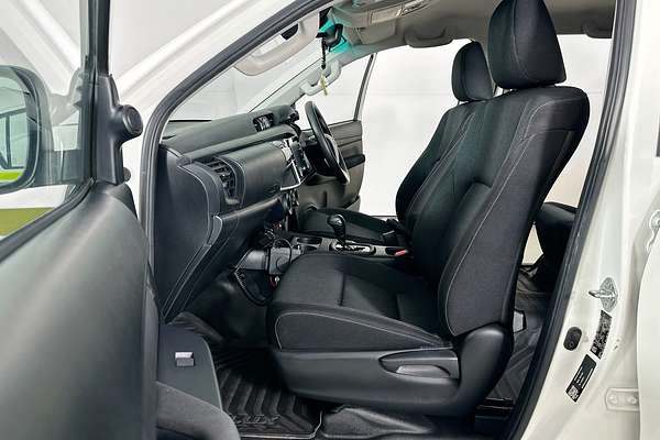 2024 Toyota HILUX SR (4x4) GUN126R 4X4