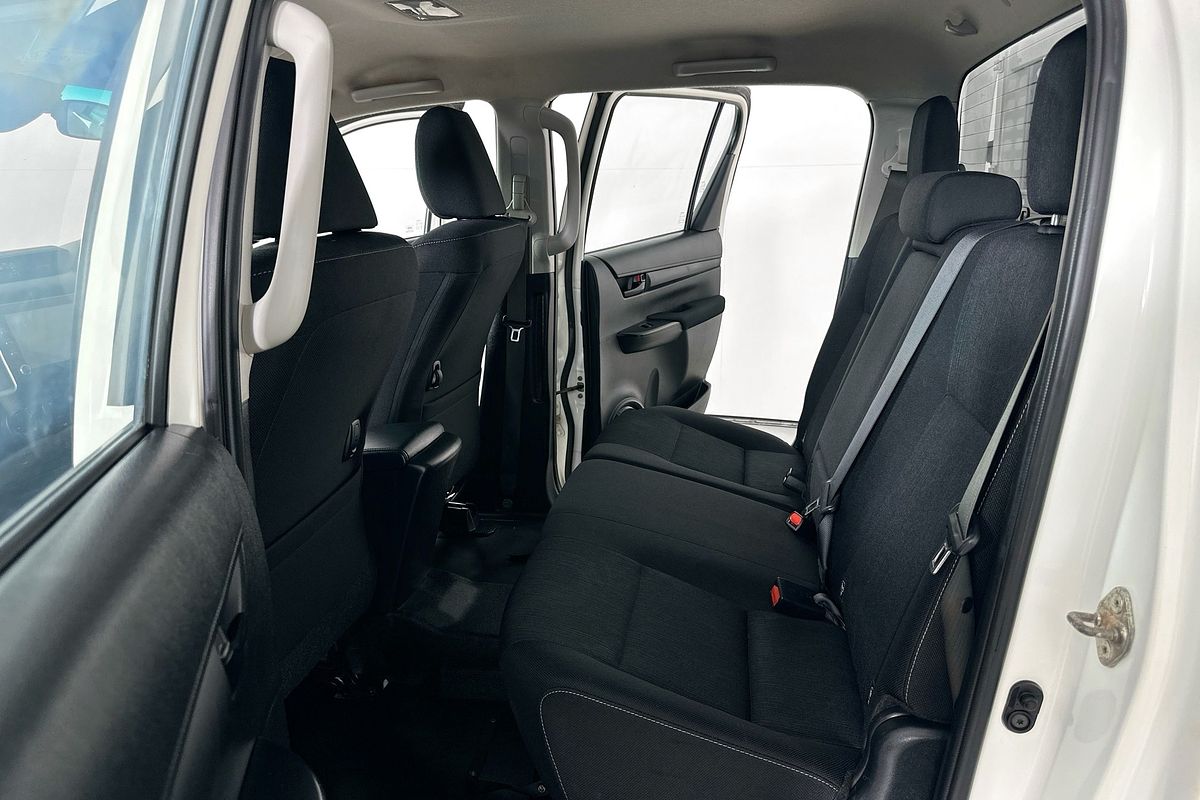 2021 Toyota HILUX SR (4x4) GUN126R 4X4